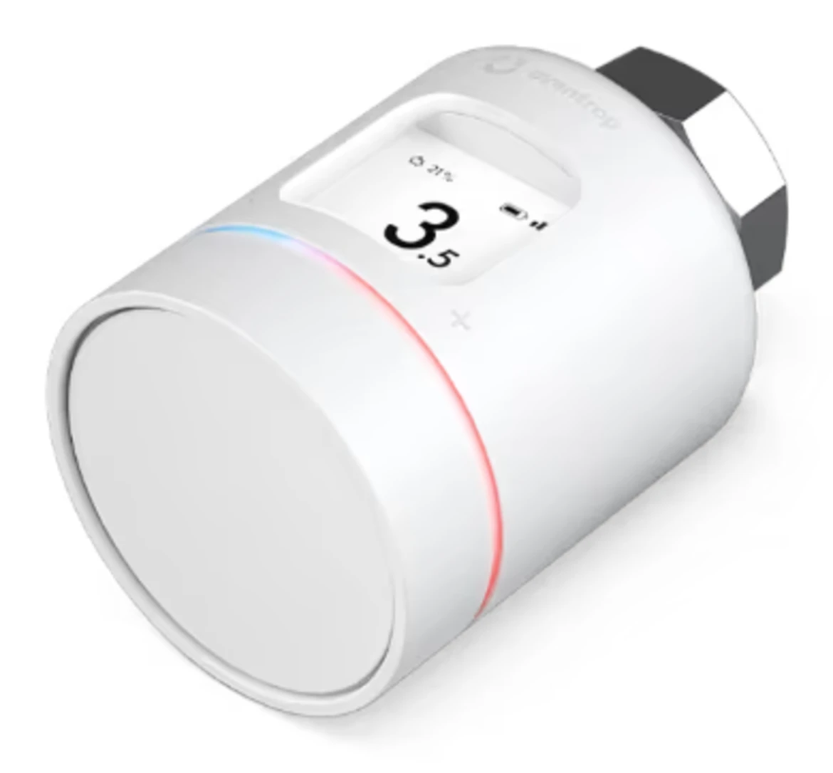 Digitales Heizkörperthermostat termios Pro mit Display: Stufe 3.5, Raumtemperatur 21 %, Batteriestand und farbigem Leuchtring